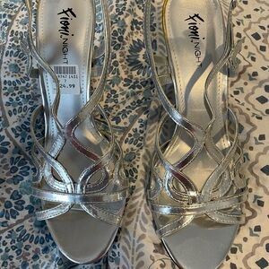 FIONI Clothing Shiny Silver Strappy Heels